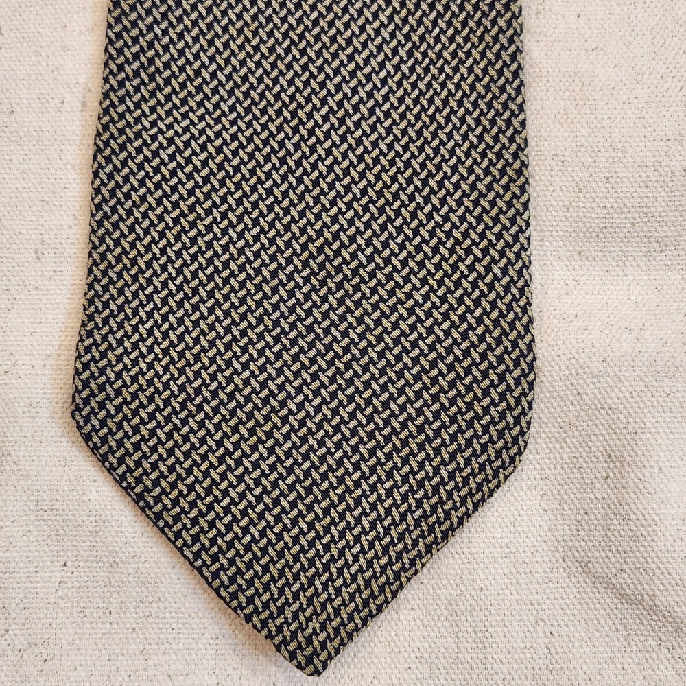 Giorgio Armani Collezioni Men's Necktie Silk Black Gold Textured Woven Italy
